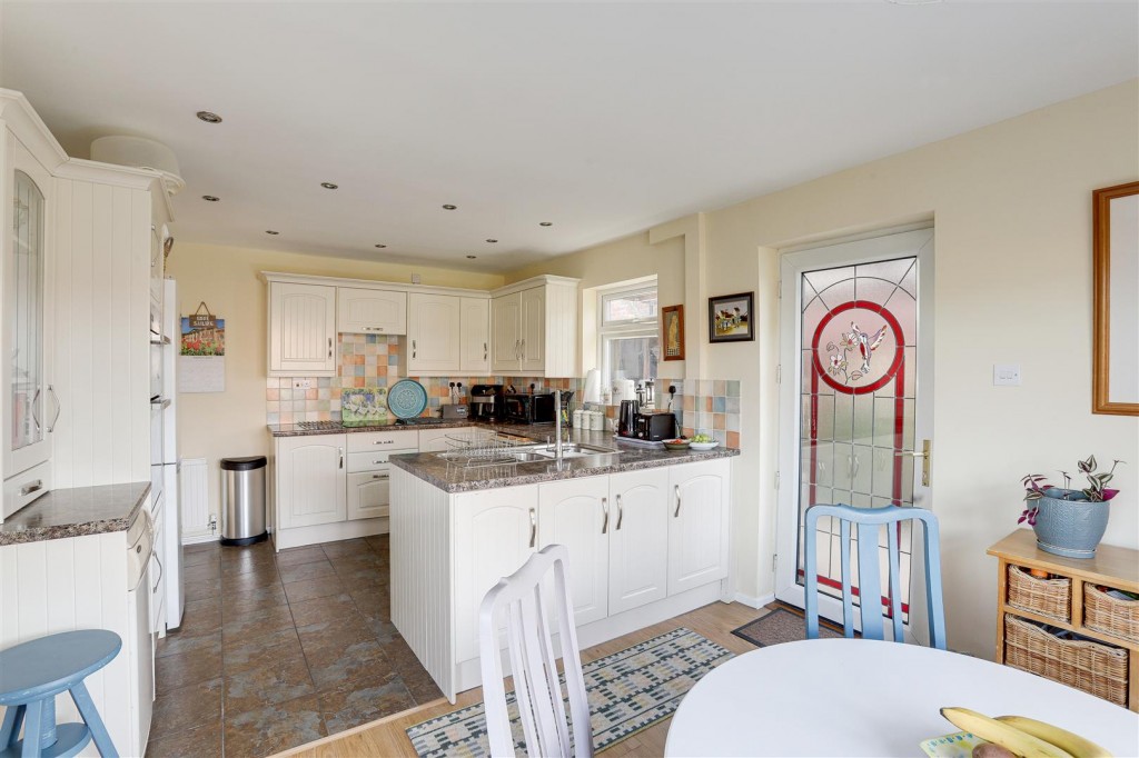 Russell Drive, Wollaton, Nottinghamshire, NG8 2BE
