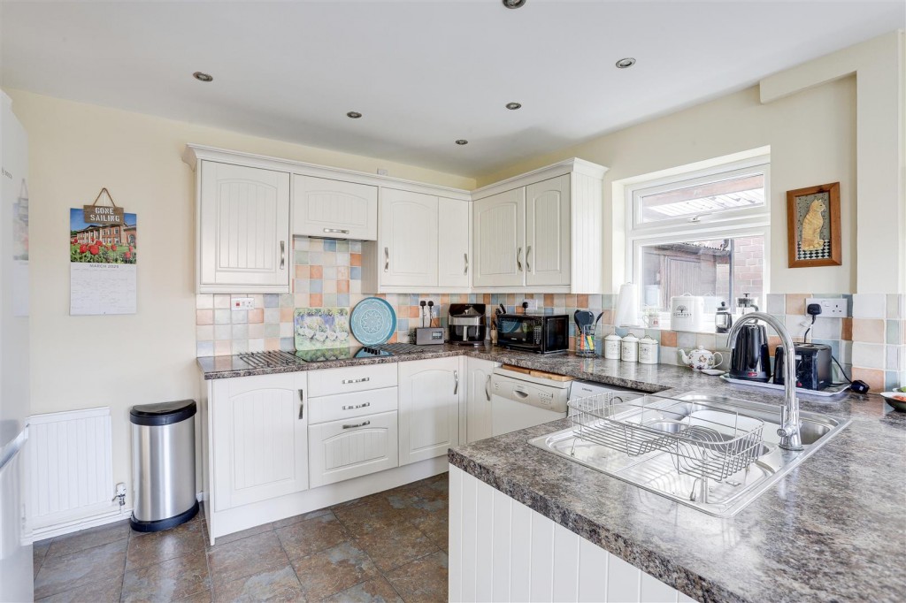 Russell Drive, Wollaton, Nottinghamshire, NG8 2BE