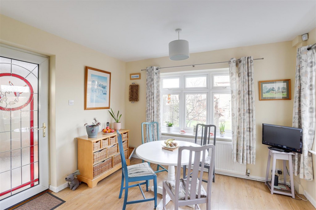 Russell Drive, Wollaton, Nottinghamshire, NG8 2BE