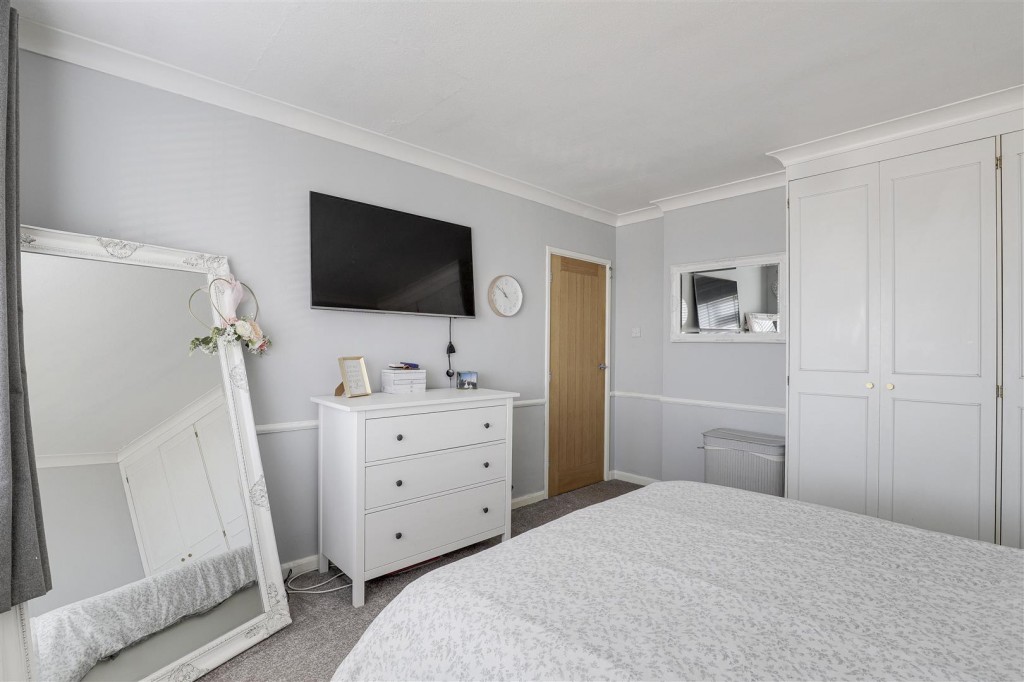 Grouville Drive, Woodthorpe, Nottinghamshire, NG5 4NN
