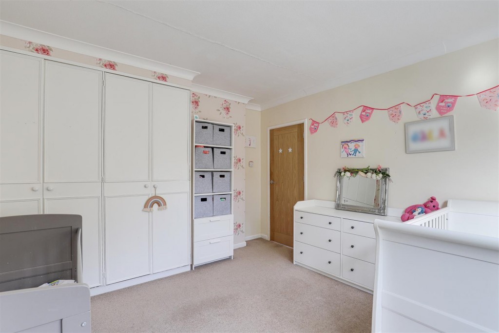 Grouville Drive, Woodthorpe, Nottinghamshire, NG5 4NN