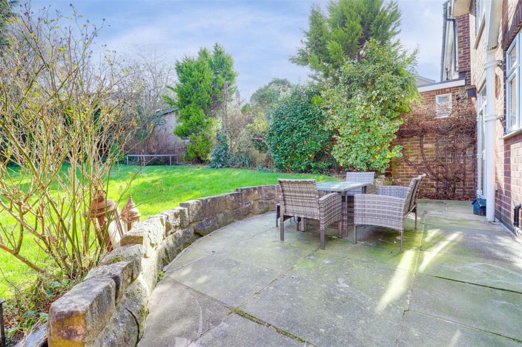 Grouville Drive, Woodthorpe, Nottinghamshire, NG5 4NN