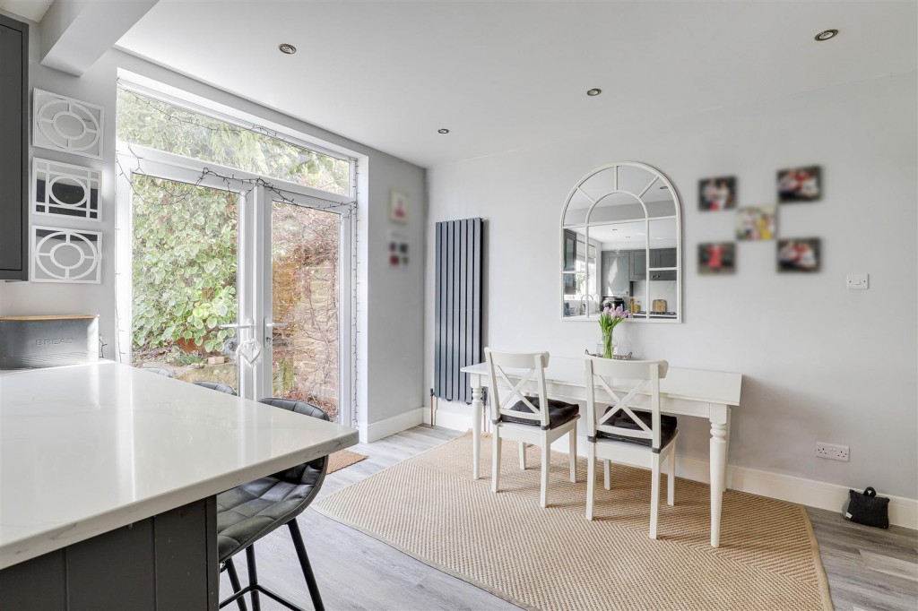 Grouville Drive, Woodthorpe, Nottinghamshire, NG5 4NN