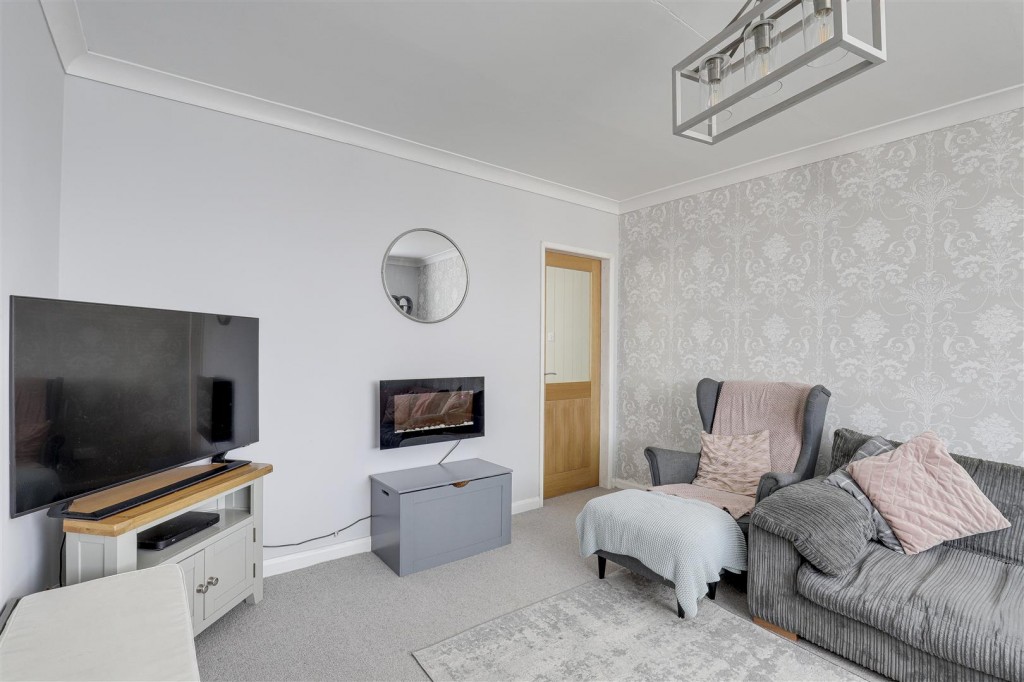 Grouville Drive, Woodthorpe, Nottinghamshire, NG5 4NN