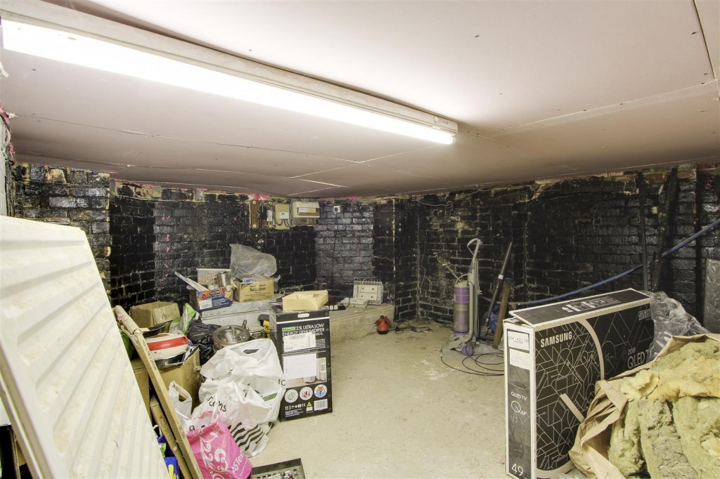 Premier Road, Forest Fields, Nottinghamshire, NG7 6NW