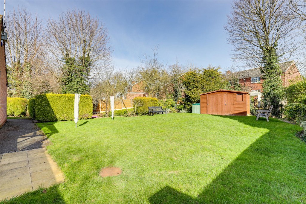 Elmsdale Gardens, Burton Joyce, Nottinghamshire, NG14 5BF