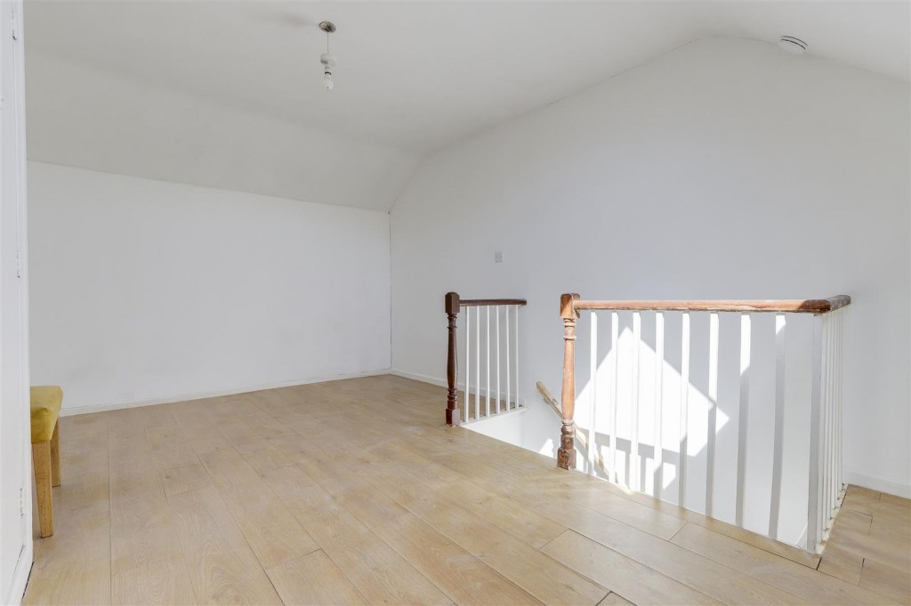 Wilton Terrace, Basford, Nottinghamshire, NG6 0EQ