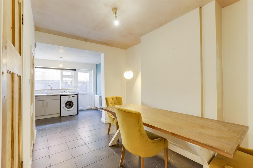 Wilton Terrace, Basford, Nottinghamshire, NG6 0EQ