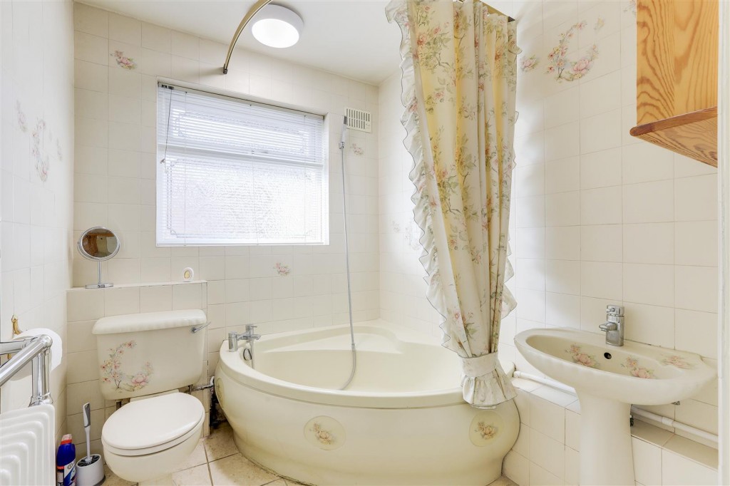 Owen Avenue, Long Eaton, Nottinghamshire, NG10 2FS