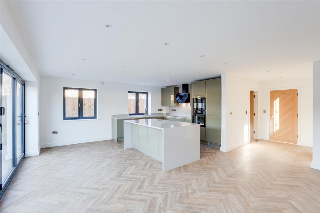 Marsham Drive, Arnold, Nottinghamshire, NG5 6TB