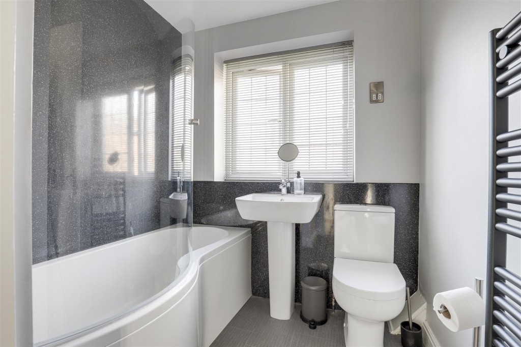 Longfellows Close, Nottingham, Nottinghamshire, NG5 5UD