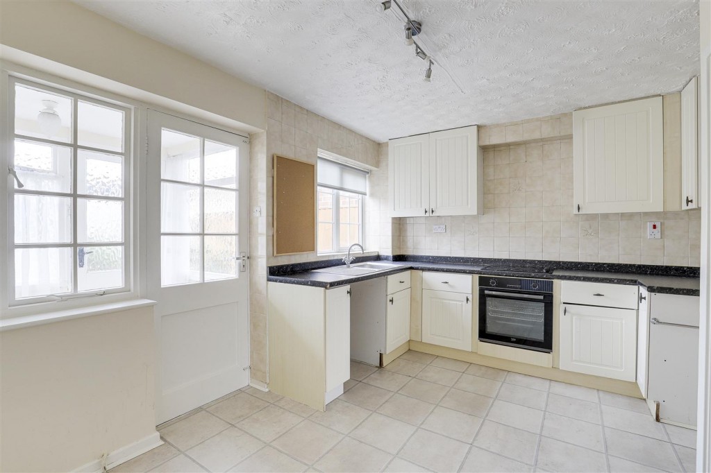Charnwood Lane, Arnold, Nottinghamshire, NG5 6PG
