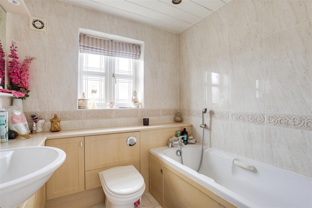Morris Avenue, Beeston, Nottinghamshire, NG9 6DE