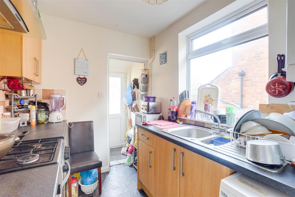 Barlock Road, Basford, Nottinghamshire, NG6 0FF