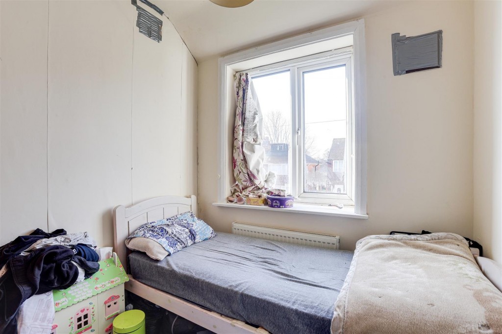 Barlock Road, Basford, Nottinghamshire, NG6 0FF