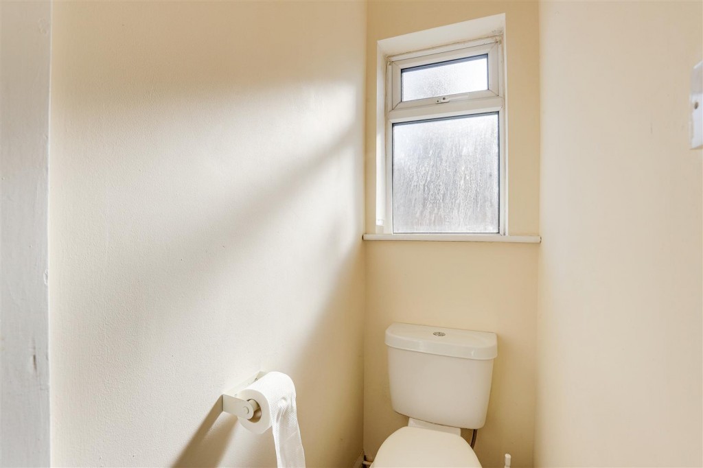 Barlock Road, Basford, Nottinghamshire, NG6 0FF
