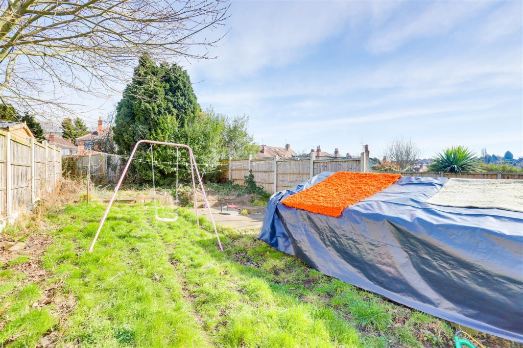 Barlock Road, Basford, Nottinghamshire, NG6 0FF