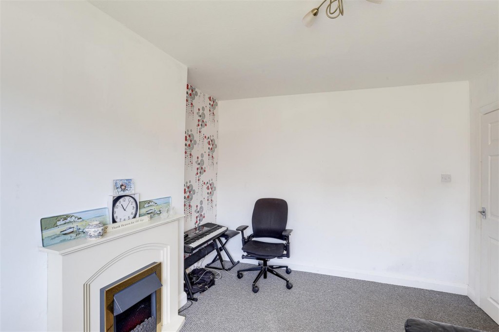 Barlock Road, Basford, Nottinghamshire, NG6 0FF