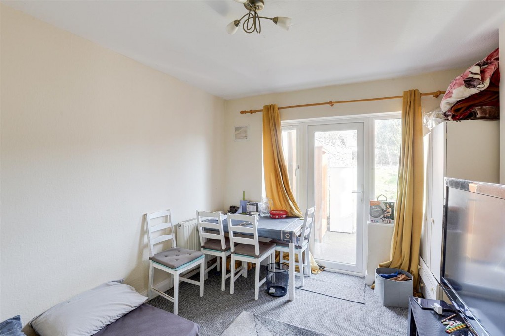 Barlock Road, Basford, Nottinghamshire, NG6 0FF