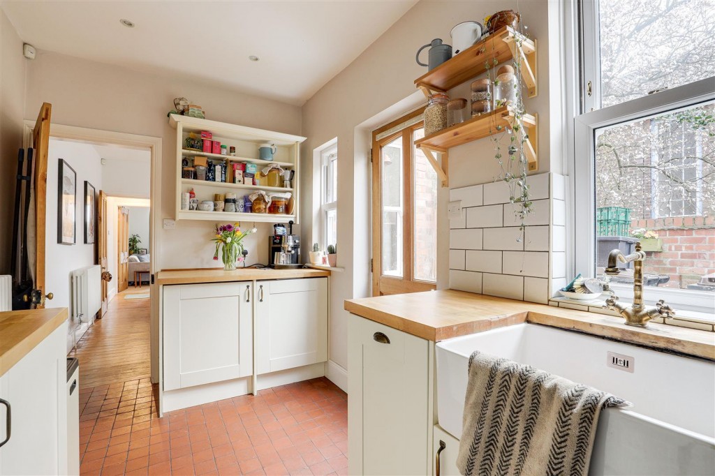 Standhill Road, Carlton, Nottinghamshire, NG4 1JT