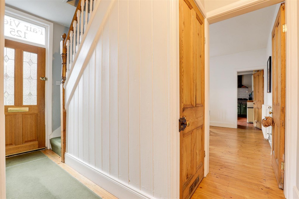 Standhill Road, Carlton, Nottinghamshire, NG4 1JT
