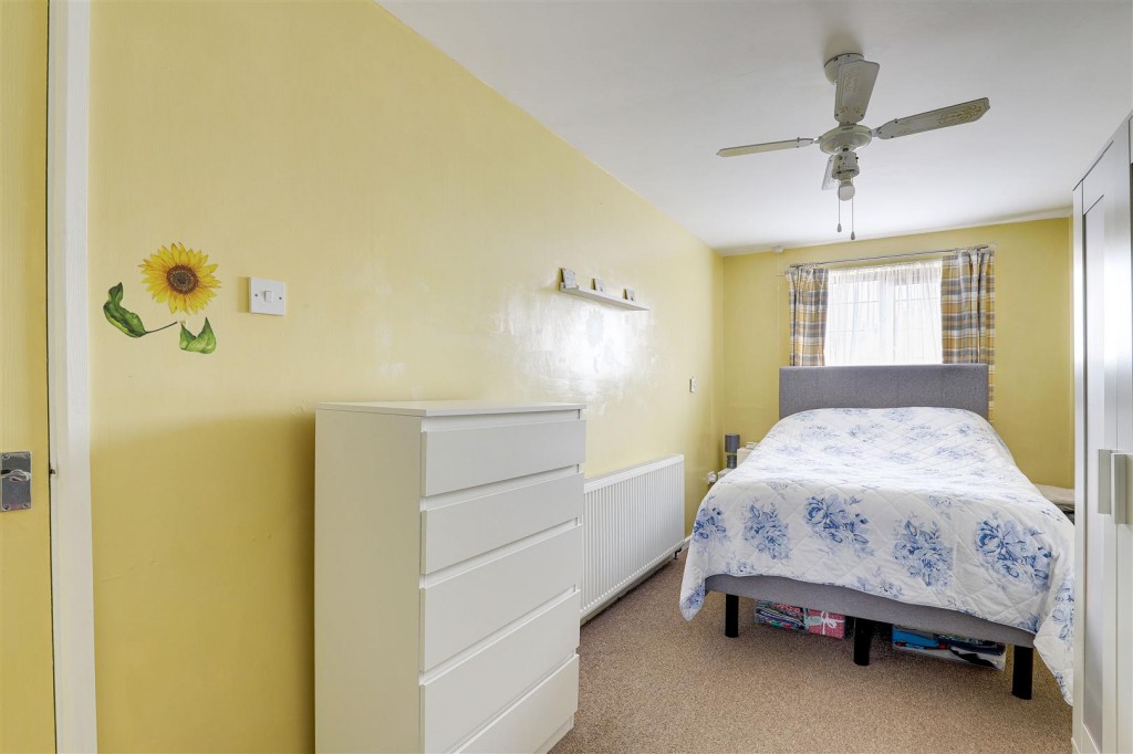 Crawford Close, Wollaton, Nottinghamshire, NG8 2AZ