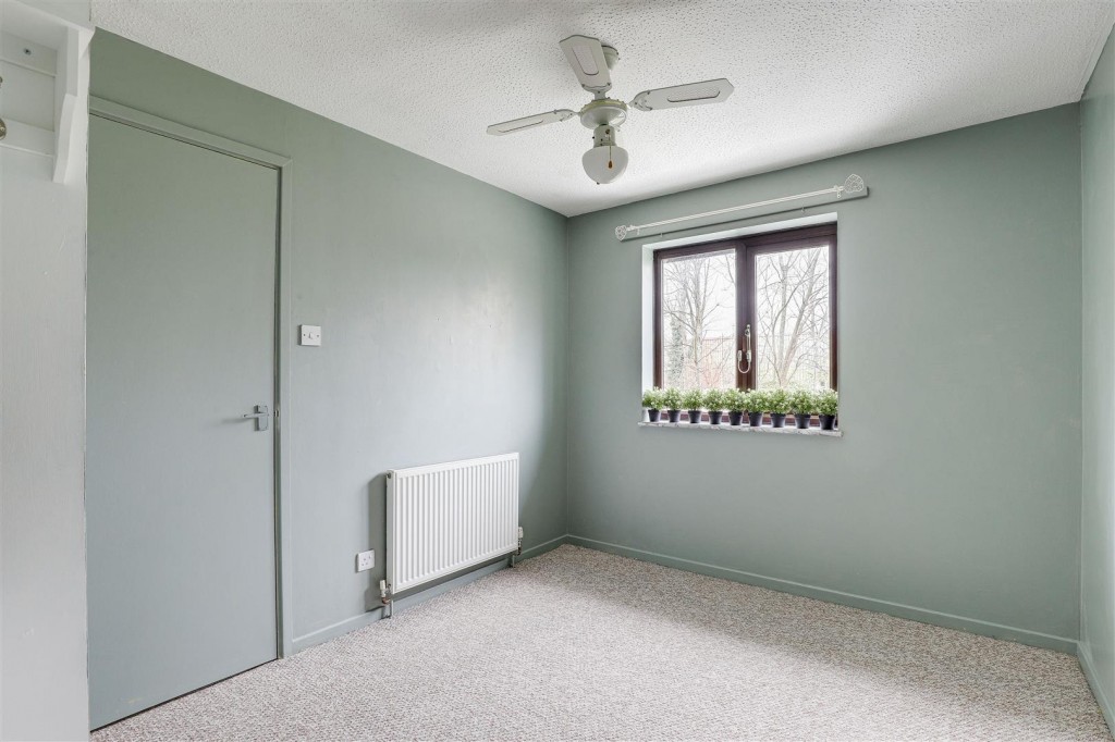Crawford Close, Wollaton, Nottinghamshire, NG8 2AZ