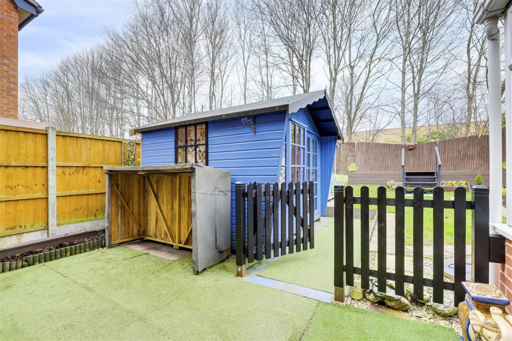 Crawford Close, Wollaton, Nottinghamshire, NG8 2AZ