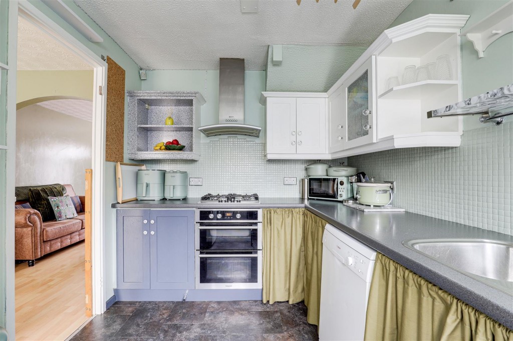 Crawford Close, Wollaton, Nottinghamshire, NG8 2AZ