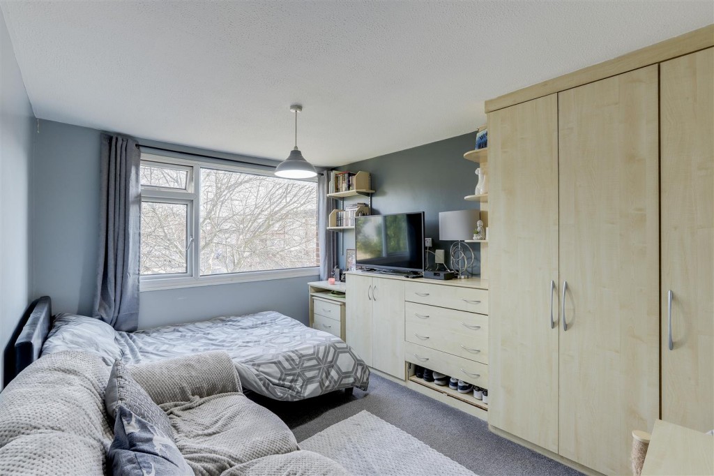 Deptford Crescent, Bulwell, Nottinghamshire, NG6 9DL
