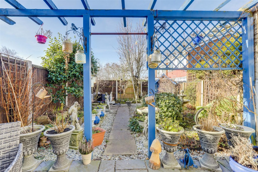 Deptford Crescent, Bulwell, Nottinghamshire, NG6 9DL
