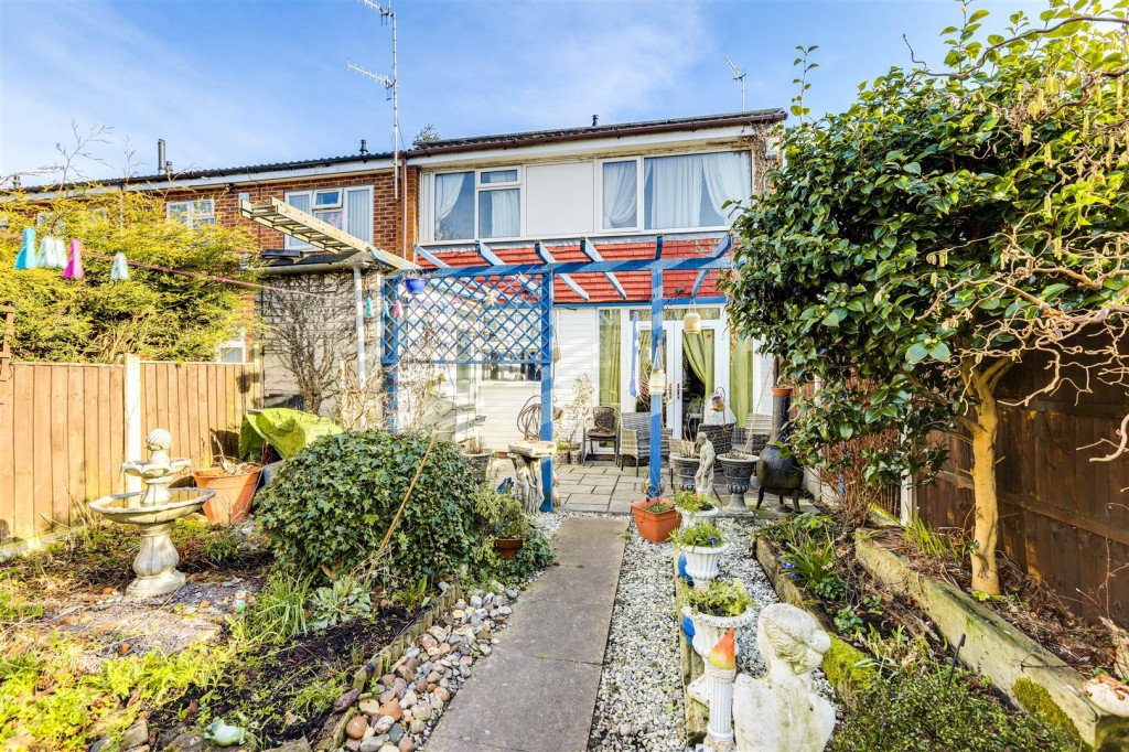 Deptford Crescent, Bulwell, Nottinghamshire, NG6 9DL