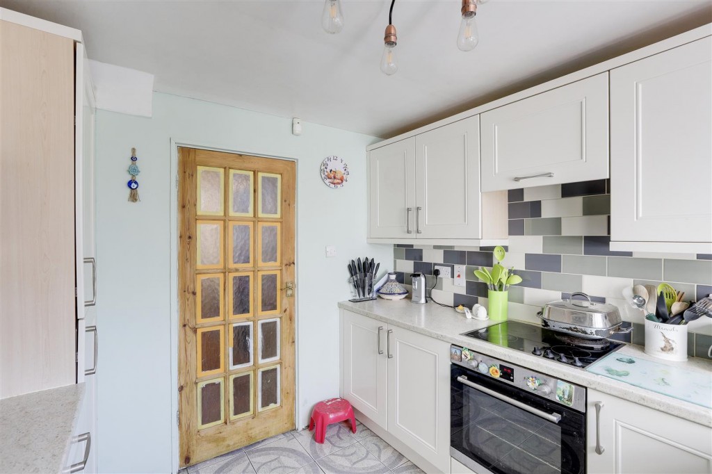 Deptford Crescent, Bulwell, Nottinghamshire, NG6 9DL