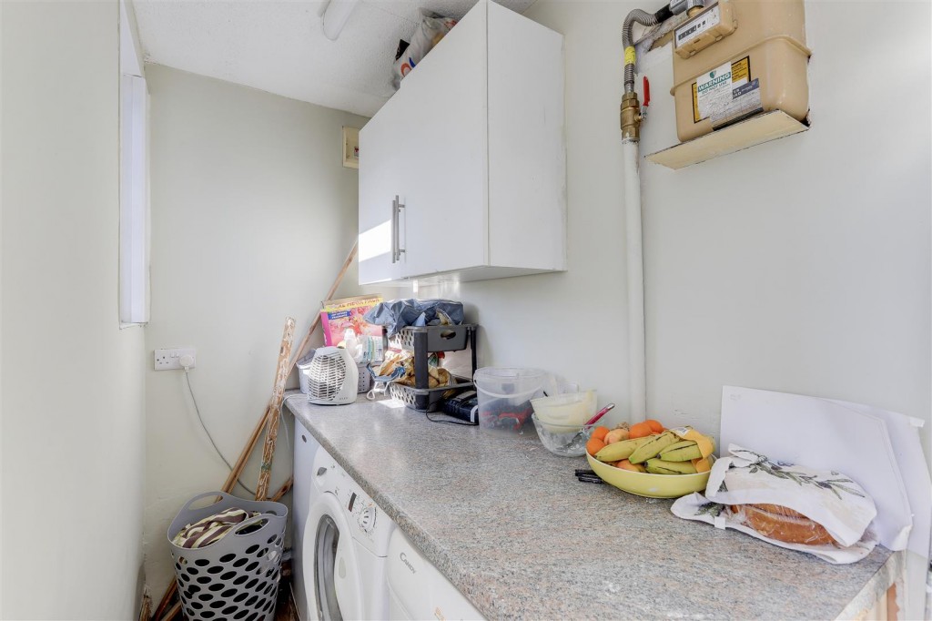 Deptford Crescent, Bulwell, Nottinghamshire, NG6 9DL
