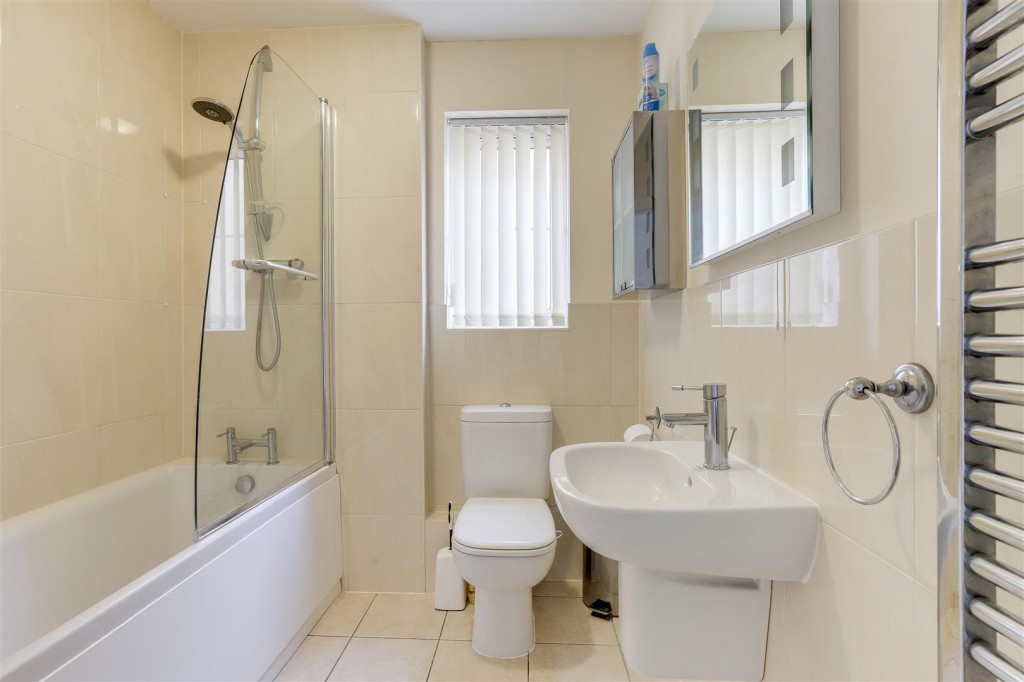 Hitchen Road, Long Eaton, Derbyshire, NG10 3SB
