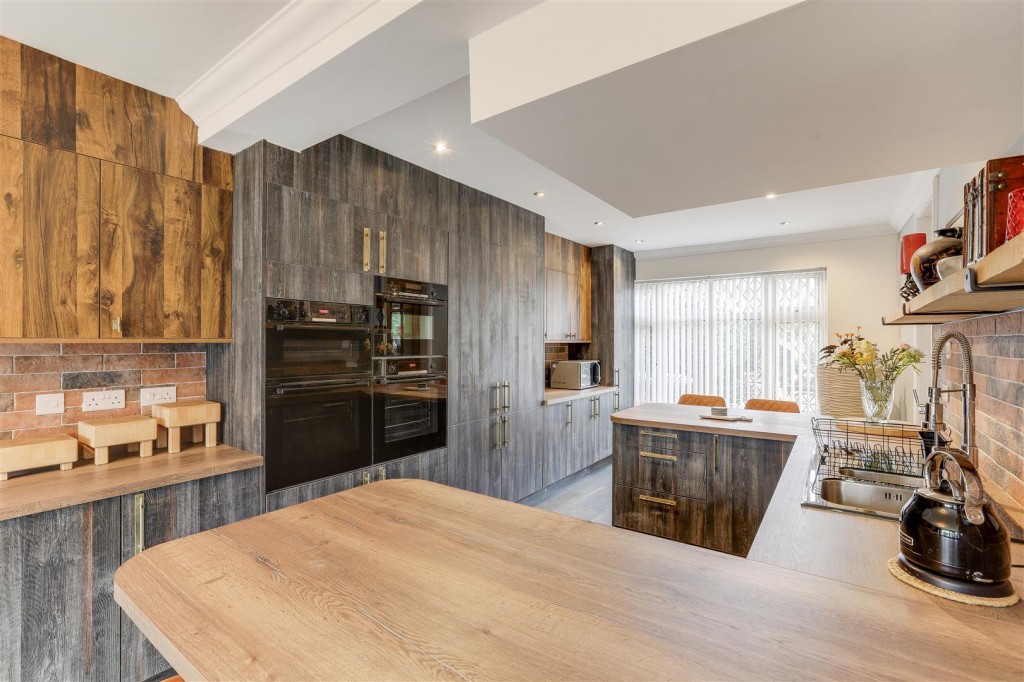 Derby Road, Beeston, Nottinghamshire, NG9 3AP