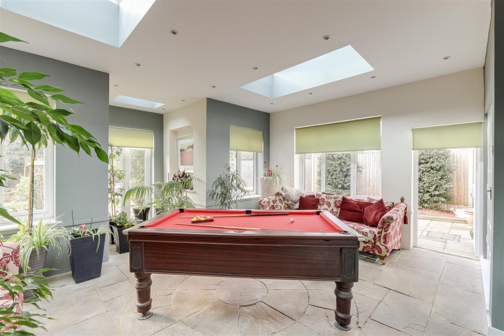 Derby Road, Beeston, Nottinghamshire, NG9 3AP