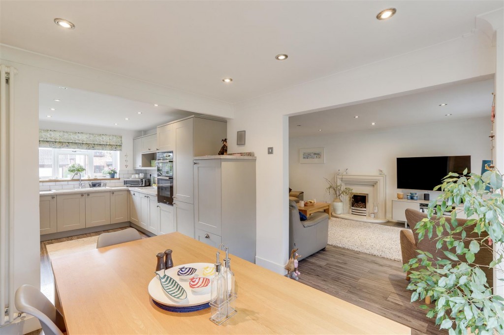 Chedington Avenue, Mapperley, Nottinghamshire, NG3 5SG