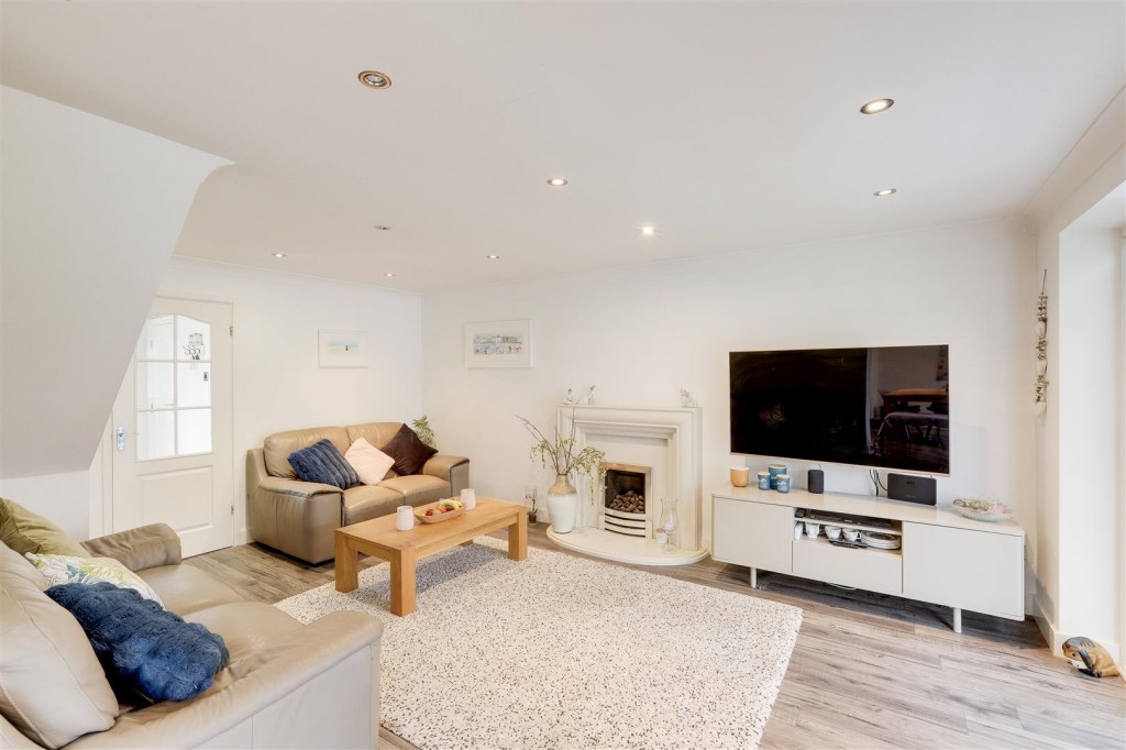 Chedington Avenue, Mapperley, Nottinghamshire, NG3 5SG