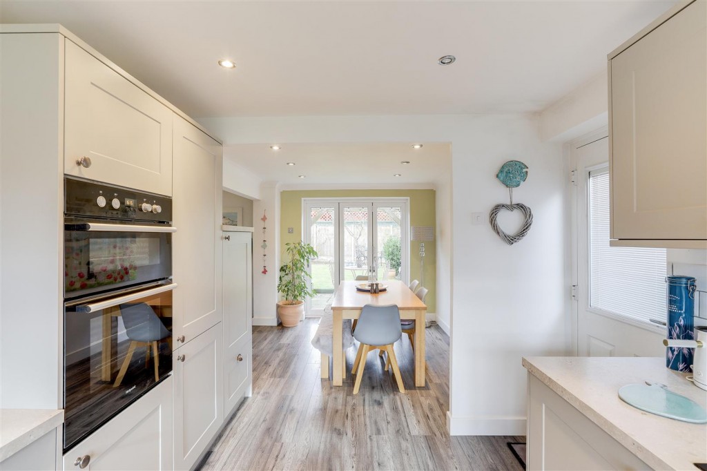 Chedington Avenue, Mapperley, Nottinghamshire, NG3 5SG