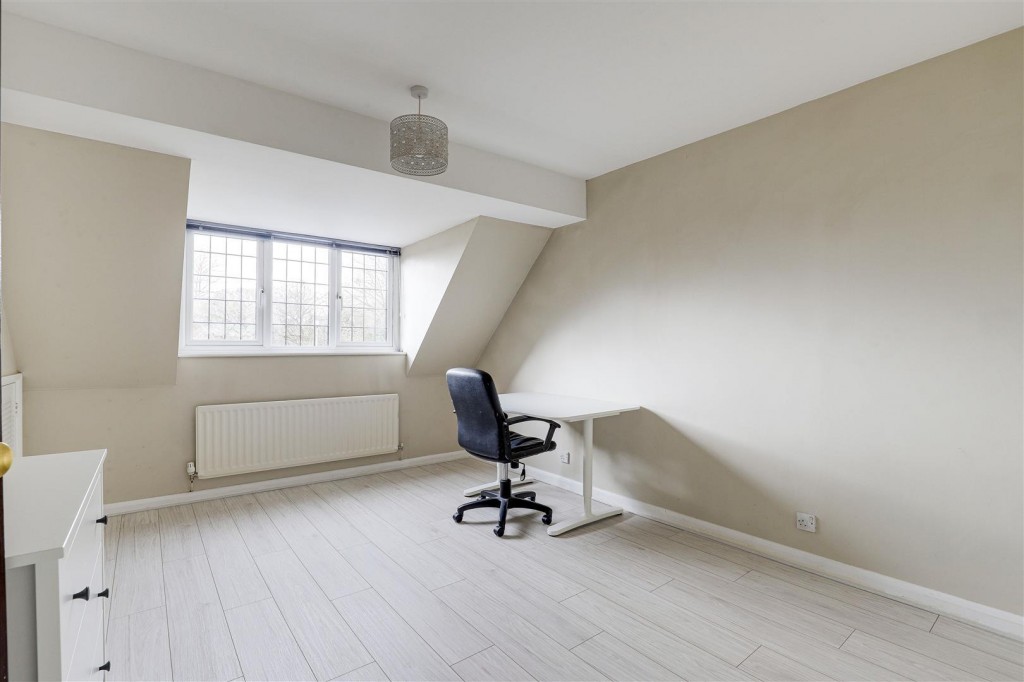 Ascott Gardens, West Bridgford, Nottinghamshire, NG2 7TH