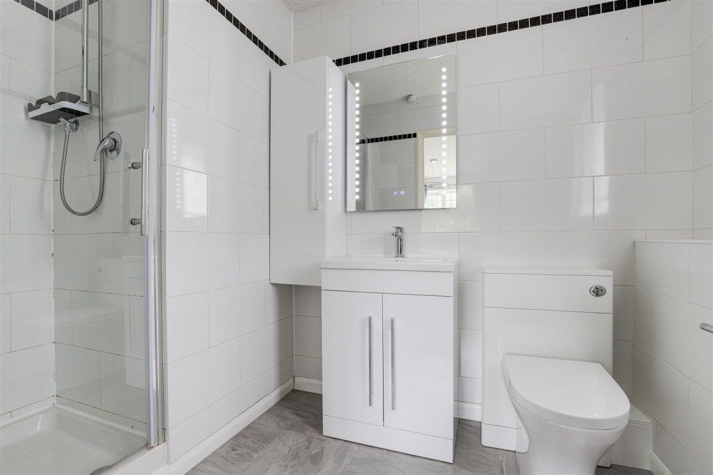 Ascott Gardens, West Bridgford, Nottinghamshire, NG2 7TH
