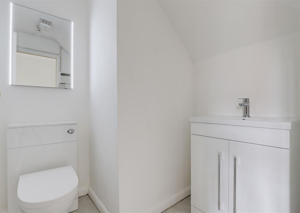 Ascott Gardens, West Bridgford, Nottinghamshire, NG2 7TH