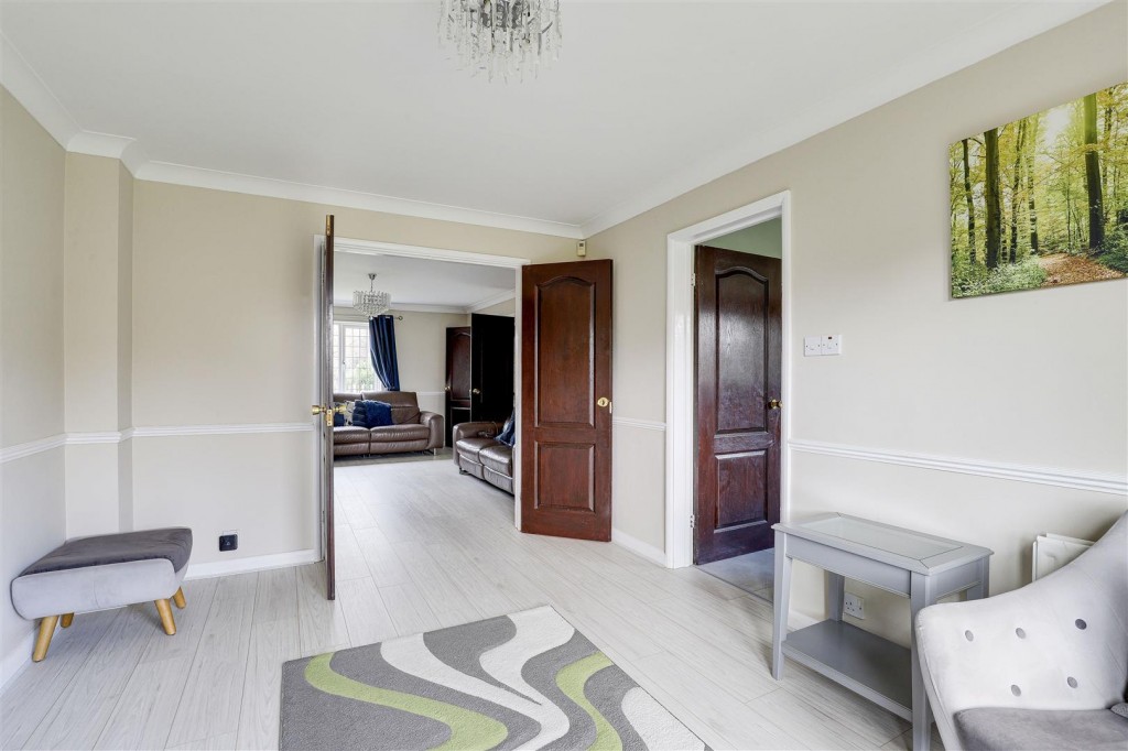 Ascott Gardens, West Bridgford, Nottinghamshire, NG2 7TH