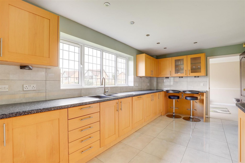 Ascott Gardens, West Bridgford, Nottinghamshire, NG2 7TH