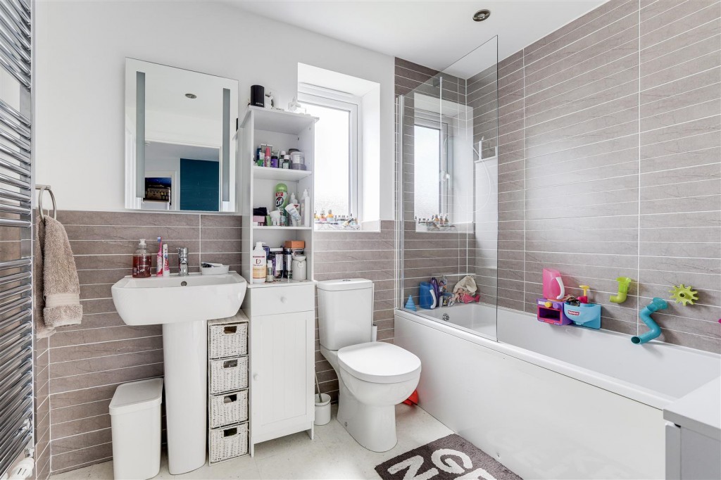 Magenta Way, Burton Joyce, Nottinghamshire, NG14 5HH