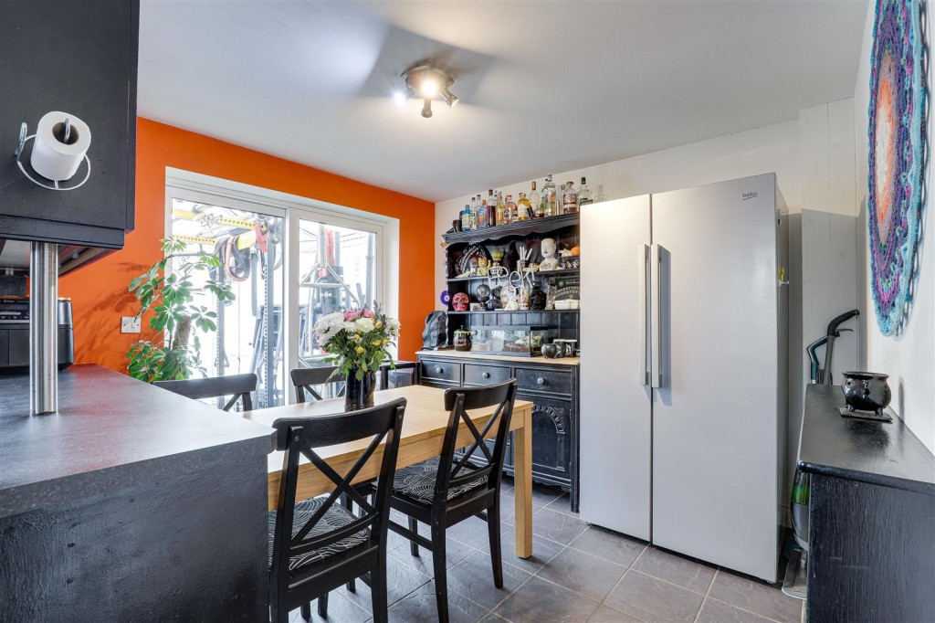 Gardendale Avenue, Clifton, Nottinghamshire, NG11 9HX