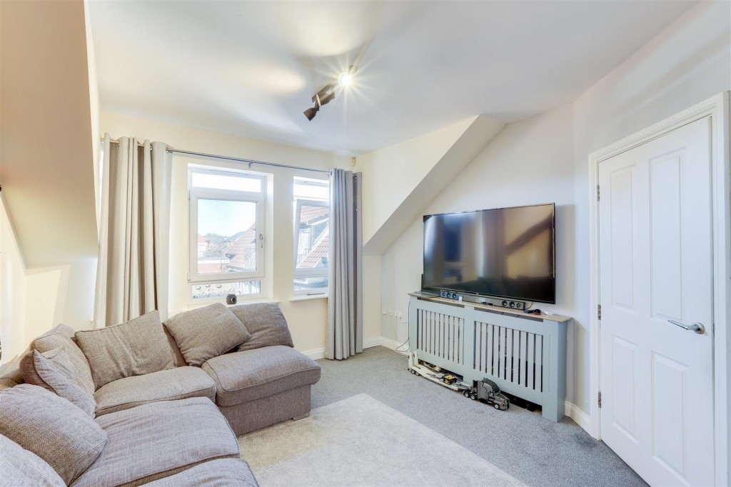Titchfield Terrace, Hucknall, Nottinghamshire, NG15 7BD