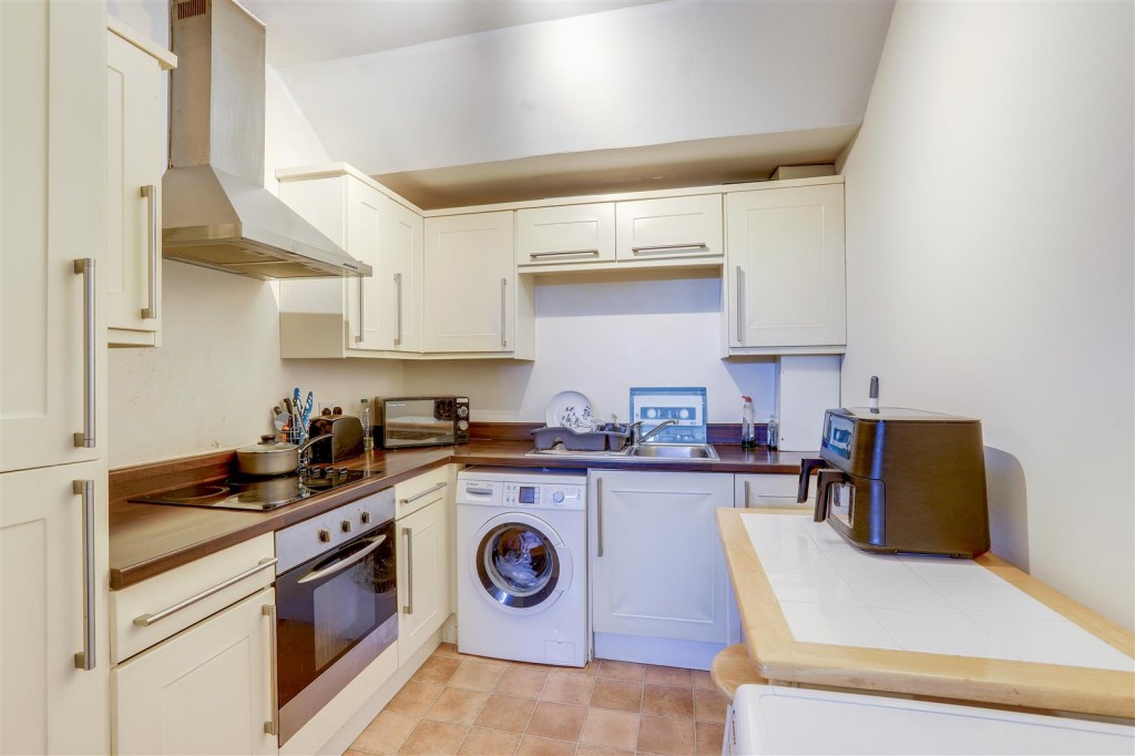 Titchfield Terrace, Hucknall, Nottinghamshire, NG15 7BD