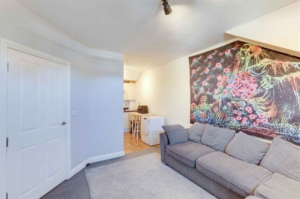 Titchfield Terrace, Hucknall, Nottinghamshire, NG15 7BD